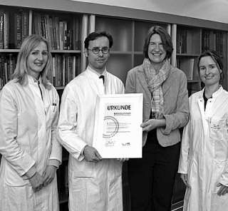 PD Dr. Maya Müller, Prof. Dr. Salvatore Grisanti, Bettina Kannegießer (Bausch & Lomb) und PD Dr. Swaantje Peters PD Dr. Maya Müller, Prof. Dr. Salvatore Grisanti, Bettina Kannegießer, PD Dr. Swaantje Peters